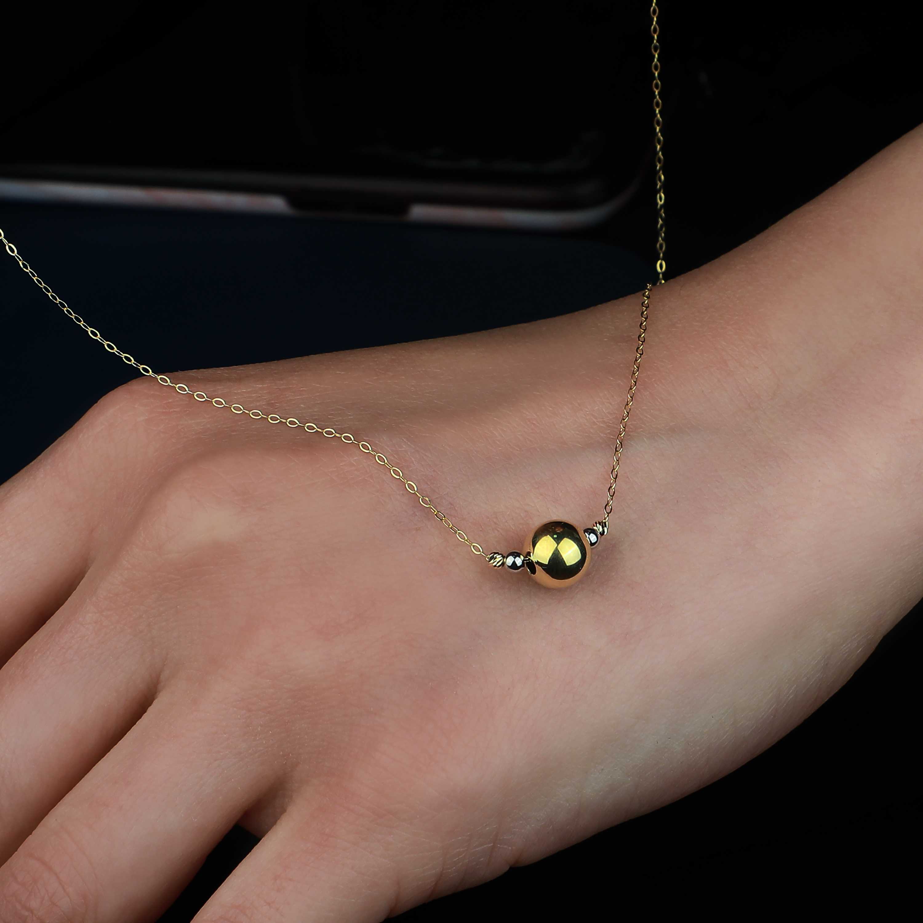 18 karat gold choker, Italian made - (H-0827)